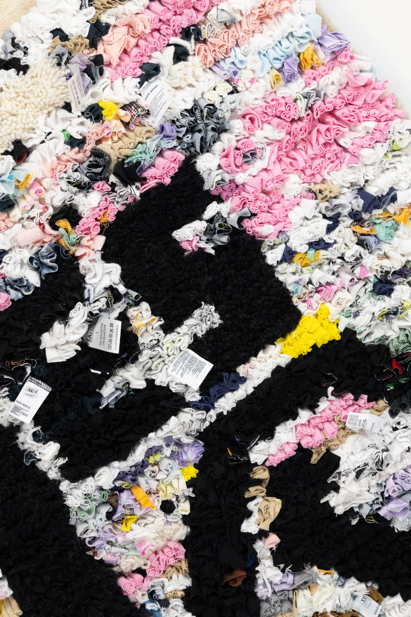 Deadstock Moroccan Rug Big - Image 3