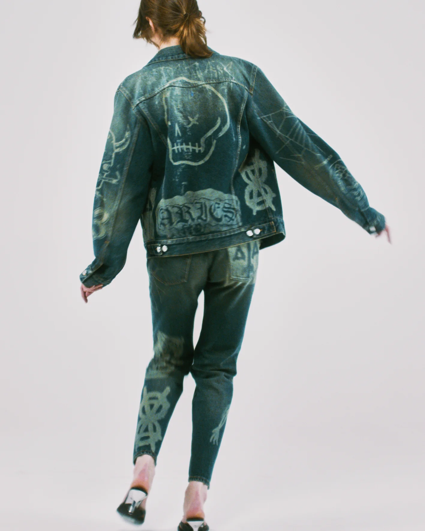 Metal 00's Lilly Jean - Image 10